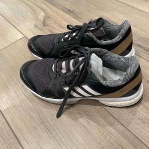 Adidas Stella McCartney Barricade Boost size 9 black and gold athletic shoes